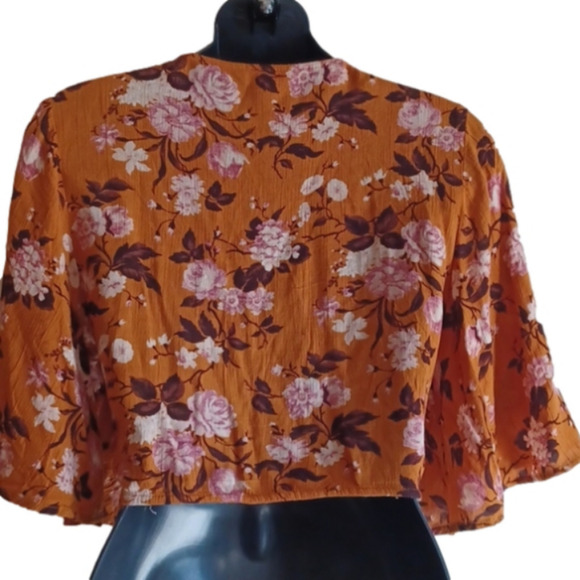 AMERICAN Eagle floral crop/ tie up top. Size small. Good used condition, no flaw - Picture 5 of 11